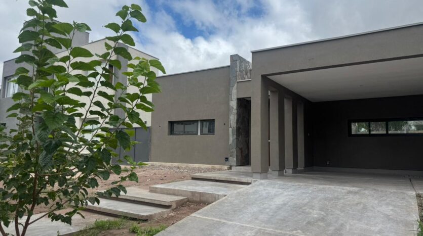 CASA A ESTRENAR EN BARRIO VILLA MICHELO, MAIPÚ