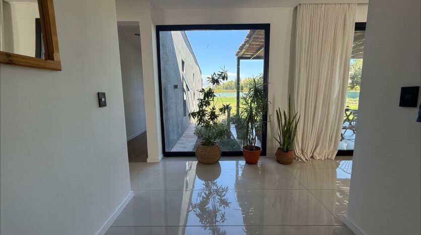 CASA CON VISTA A LA MONTAÑA EN LAS COMPUERTAS, LUJÁN DE CUYO