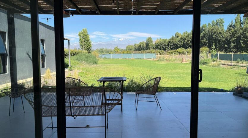 CASA CON VISTA A LA MONTAÑA EN LAS COMPUERTAS, LUJÁN DE CUYO