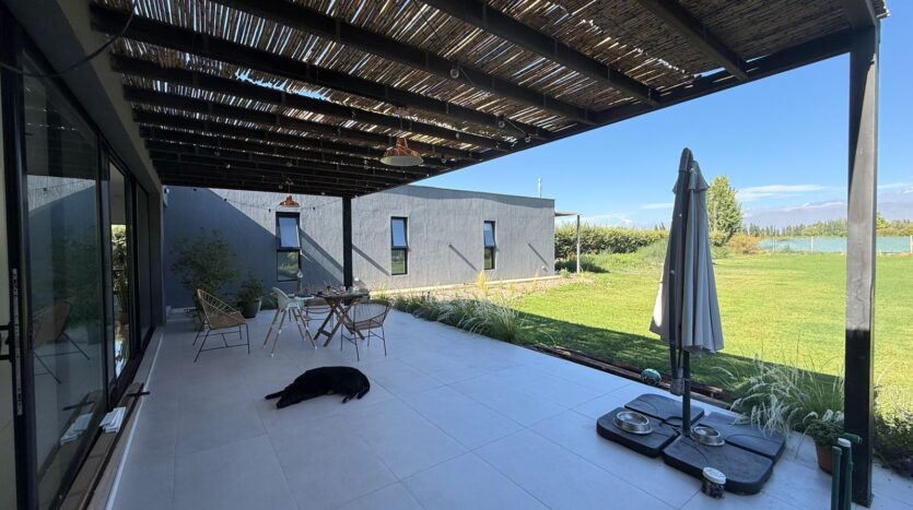 CASA CON VISTA A LA MONTAÑA EN LAS COMPUERTAS, LUJÁN DE CUYO
