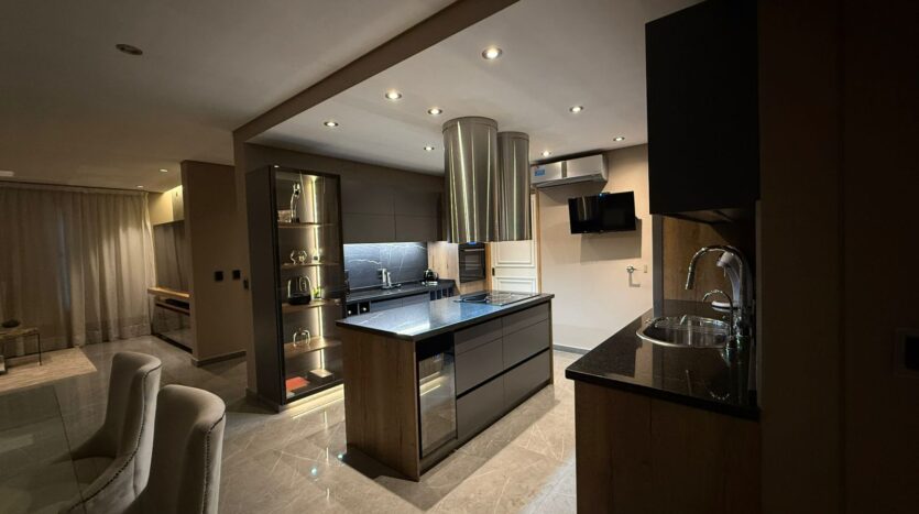 ELEGANTE CASA EN BARRIO PRIVADO LAGO DEL TORREÓN, MAIPÚ