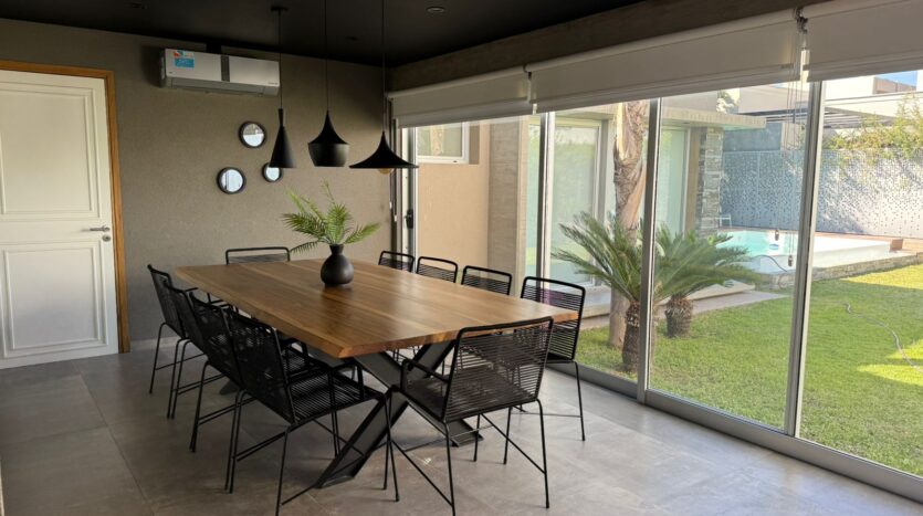 ELEGANTE CASA EN BARRIO PRIVADO LAGO DEL TORREÓN, MAIPÚ