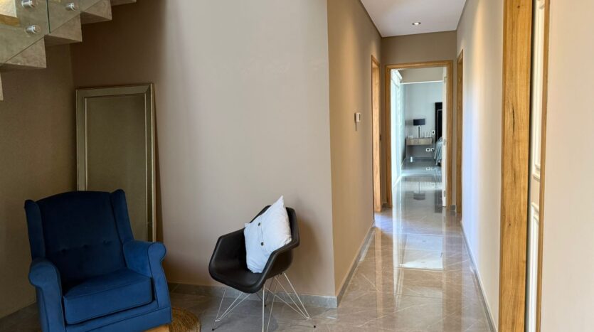 ELEGANTE CASA EN BARRIO PRIVADO LAGO DEL TORREÓN, MAIPÚ