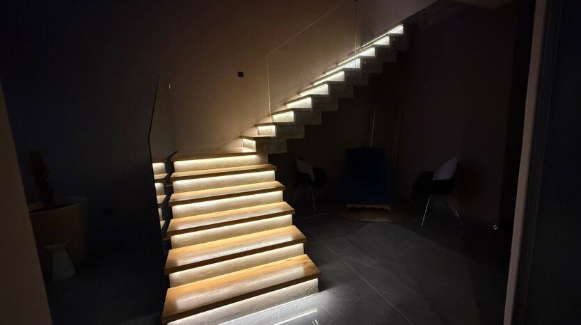 ELEGANTE CASA EN BARRIO PRIVADO LAGO DEL TORREÓN, MAIPÚ