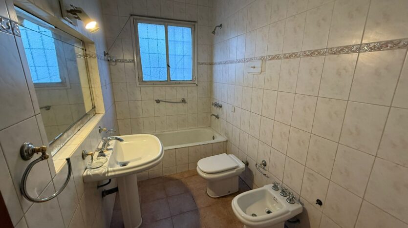 CASA EN ALQUILER SOBRE TIBURCIO BENEGAS, IDEAL OFICINA O CONSULTORIO