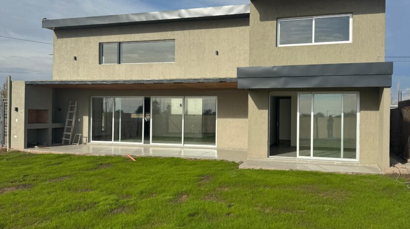 CASA A ESTRENAR EN BARRIO LA VASCONIA, MAIPÚ