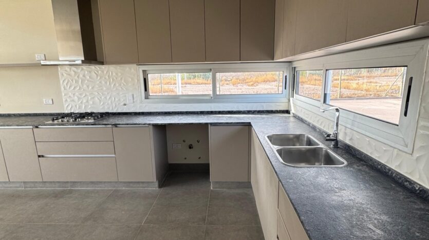 CASA A ESTRENAR EN BARRIO LA VASCONIA, MAIPÚ